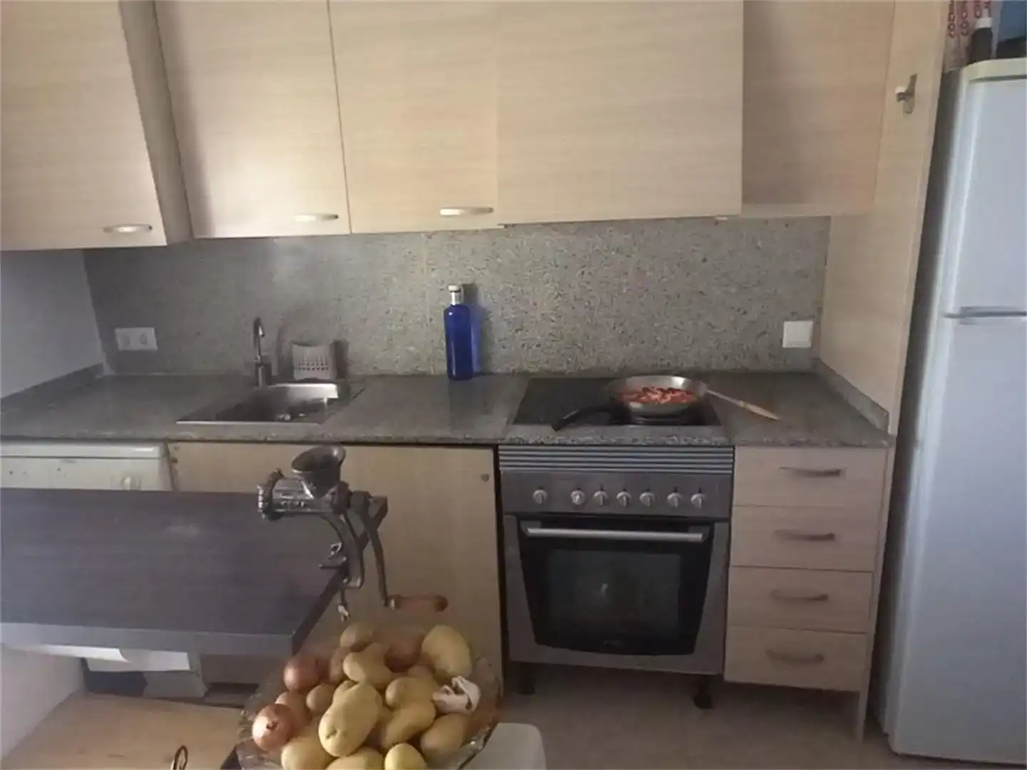 Cuina de Pis en venda en Santa Bàrbara amb Traster, Moblat i Balcó