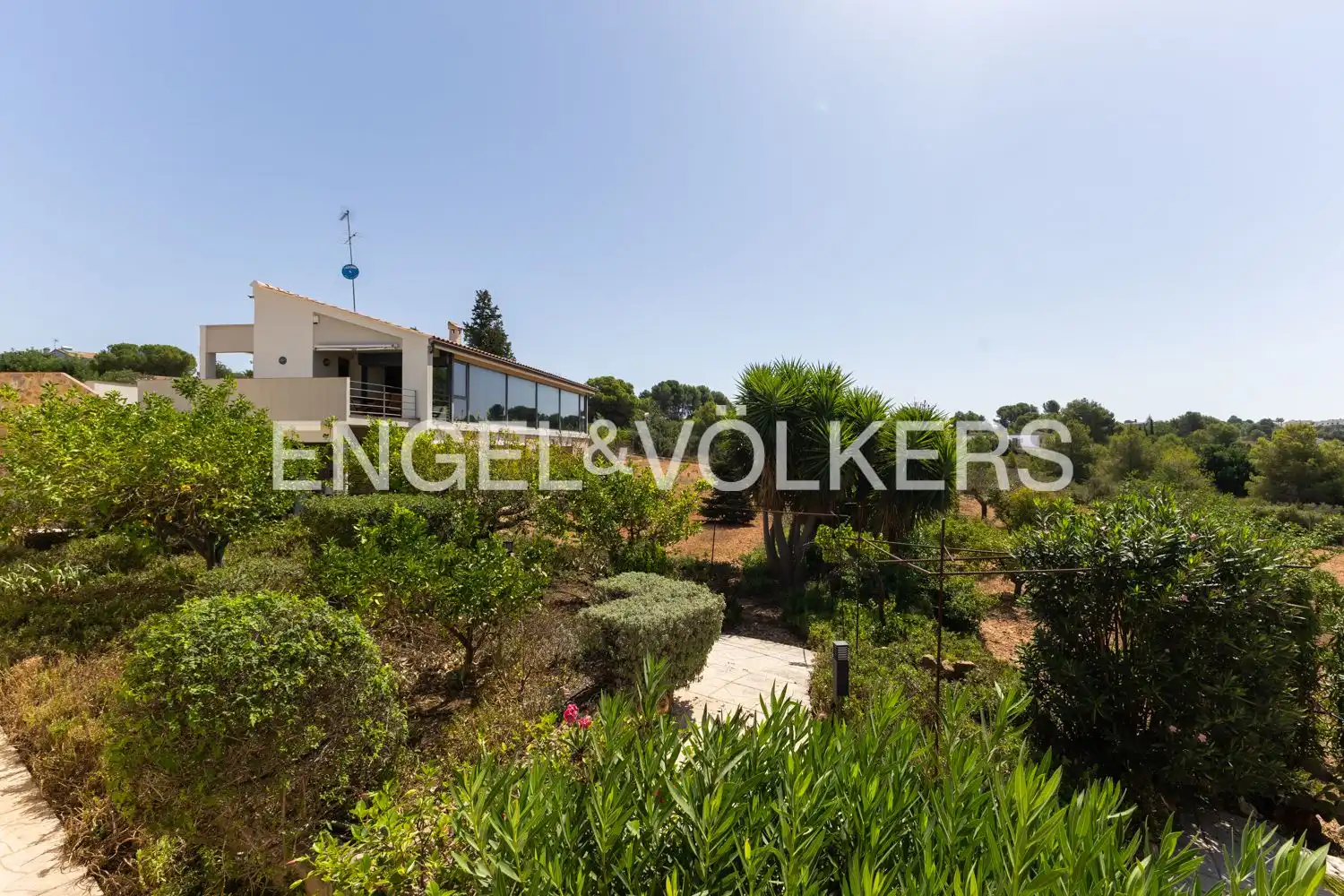 Houses for sale in Montserrat  with Air Conditioner, Heating and Private garden