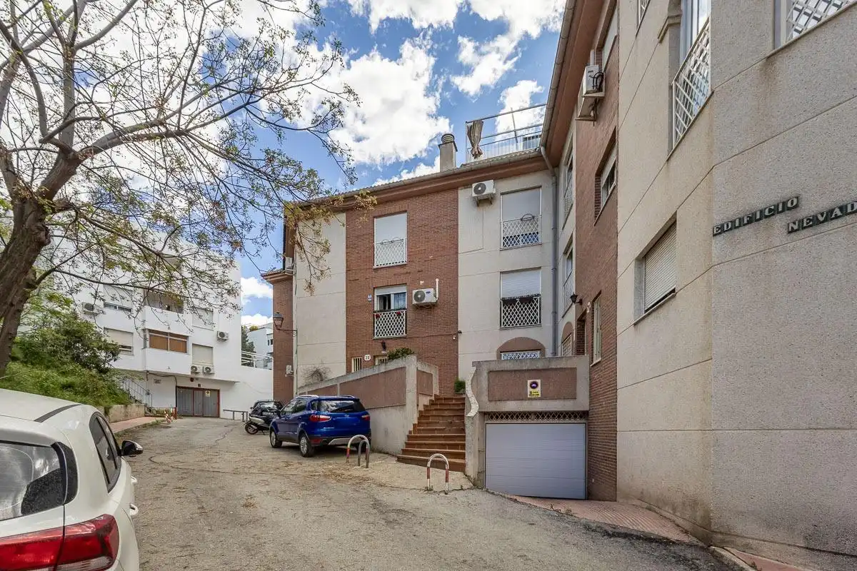 Exterior view of Flat for sale in Cenes de la Vega  with Air Conditioner and Storage room