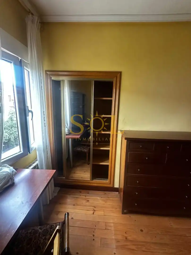 Dormitori de Casa o xalet en venda en León Capital  amb Calefacció, Jardí privat i Terrassa