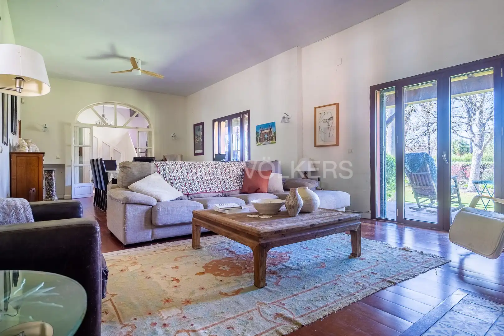Sala d'estar de Casa o xalet en venda en Espartinas amb Aire condicionat, Calefacció i Jardí privat