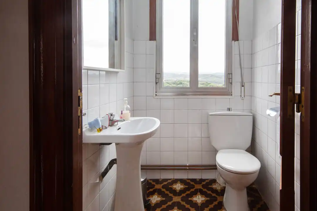 Bathroom of Houses for sale in Carballo  with Heating and Furnished
