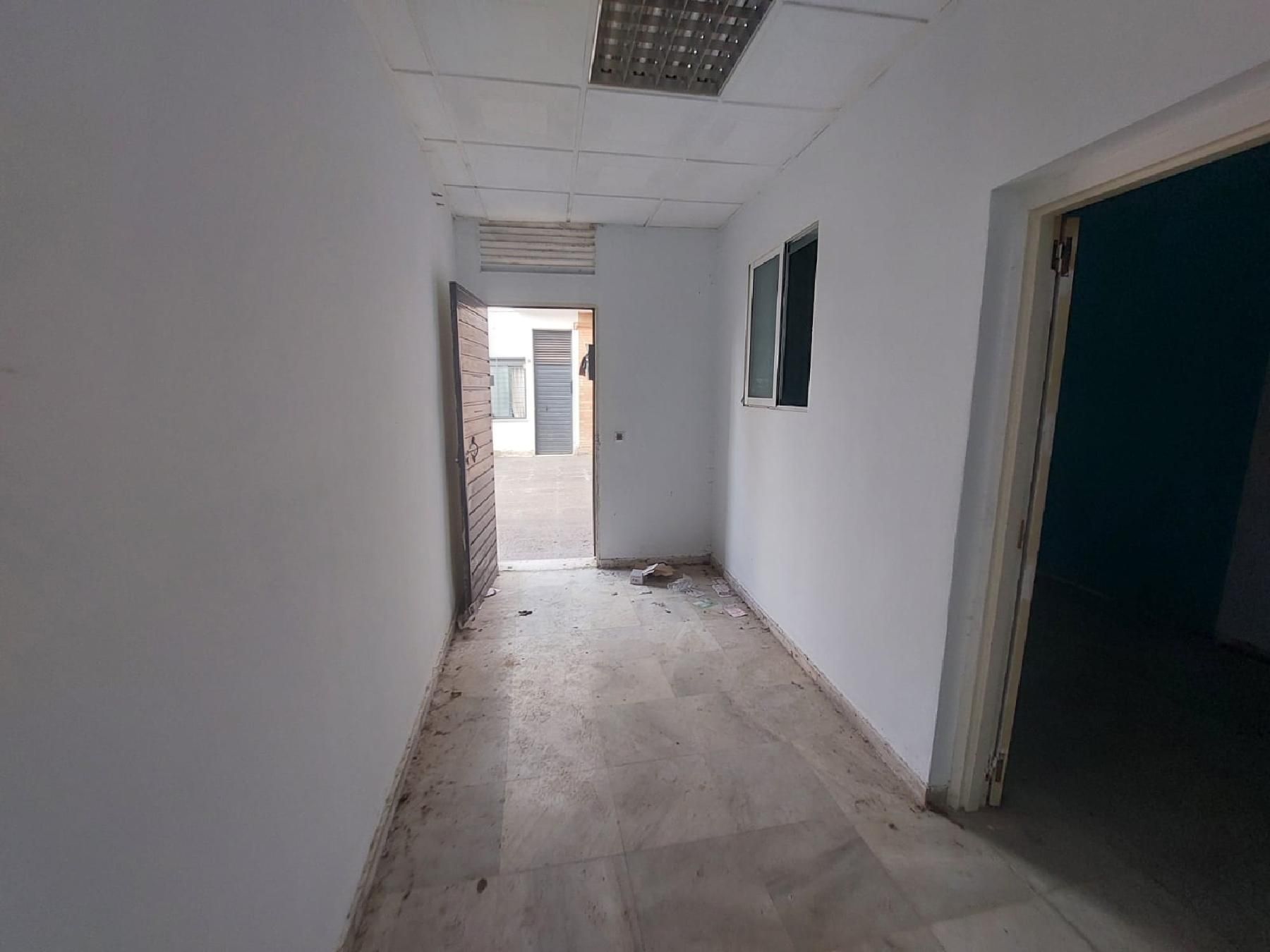 Premises for sale in  Sevilla Capital