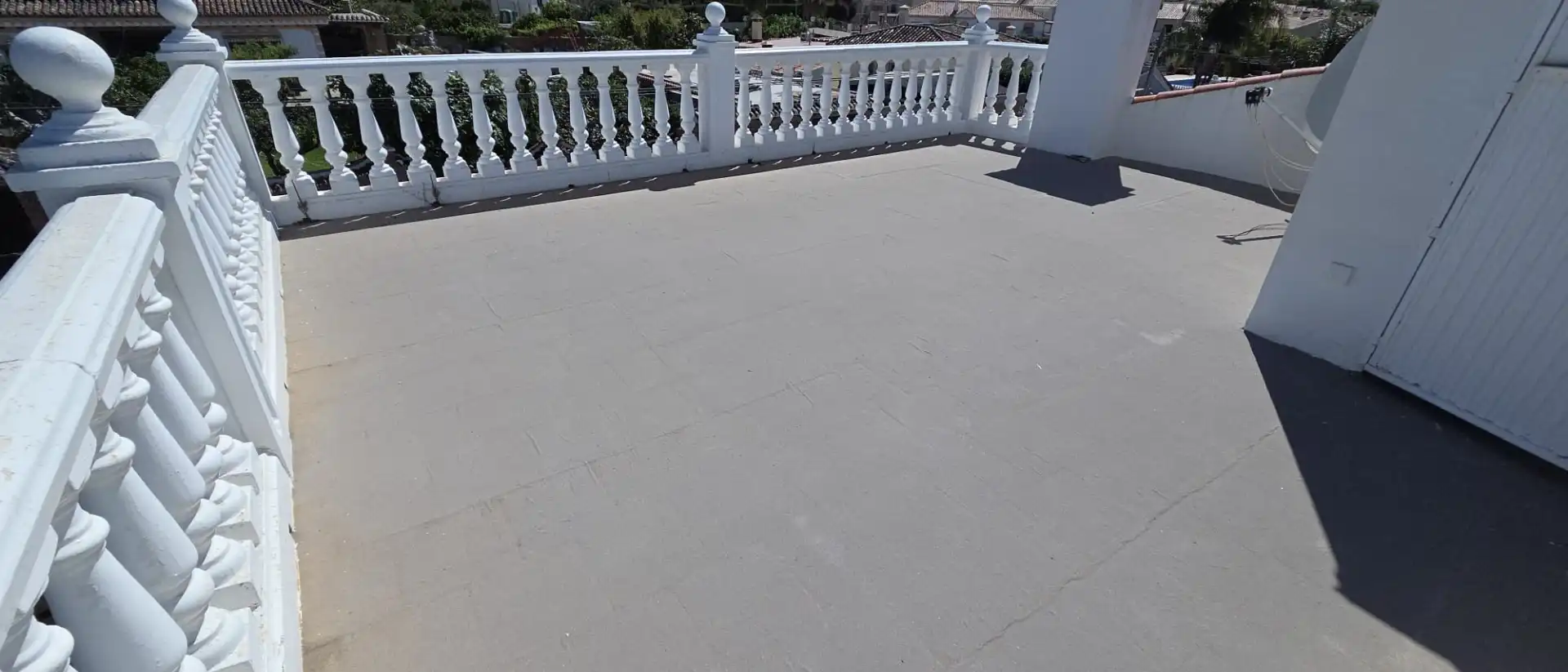 Terrasse von Einfamilien-Reihenhaus zum Verkauf in Alhaurín de la Torre mit Klimaanlage, Privatgarten und Terrasse