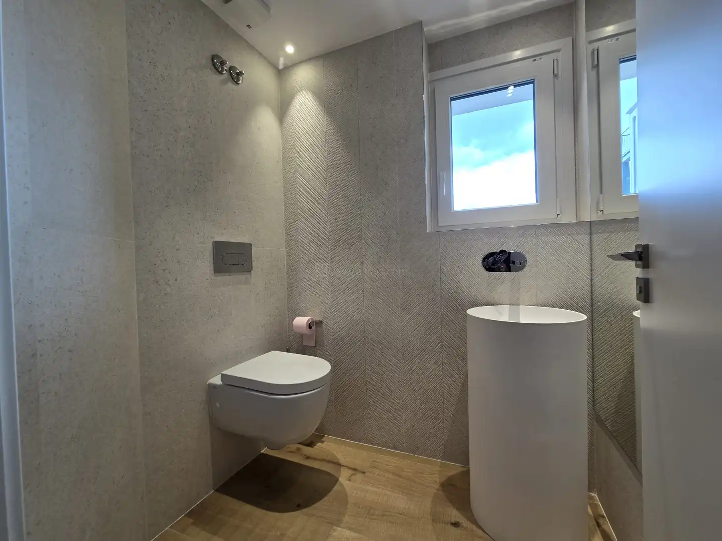 Baño de Piso en venta en  Logroño con Aire acondicionado, Calefacción y Terraza