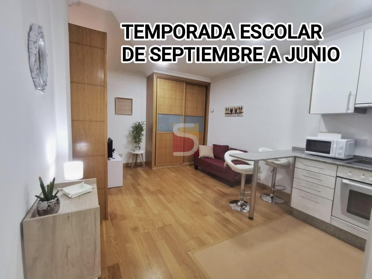 Dormitori de Apartament de lloguer en Vigo  amb Calefacció i Traster