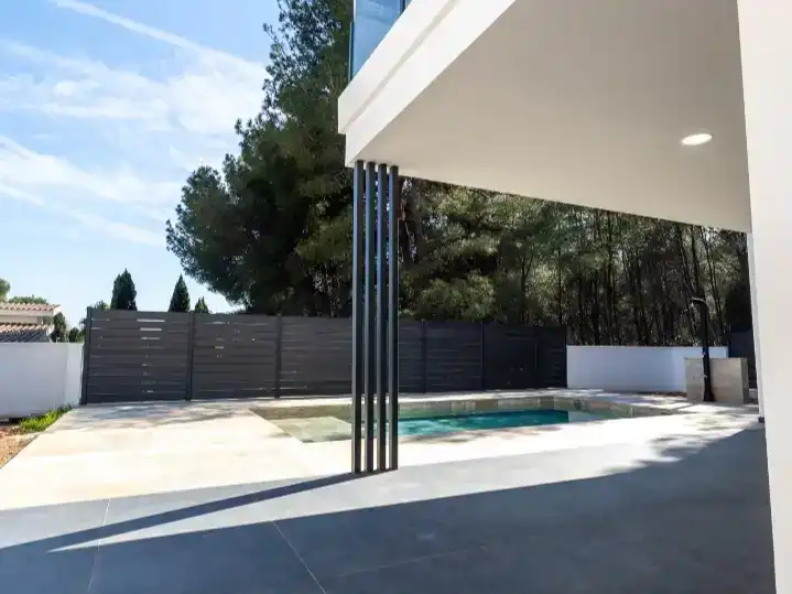 Piscina de Pis en venda en Montornés - Las Palmas - El Refugio