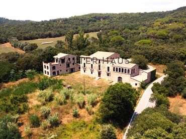 Maison rustique avec jardin à vendre à GIV-6613