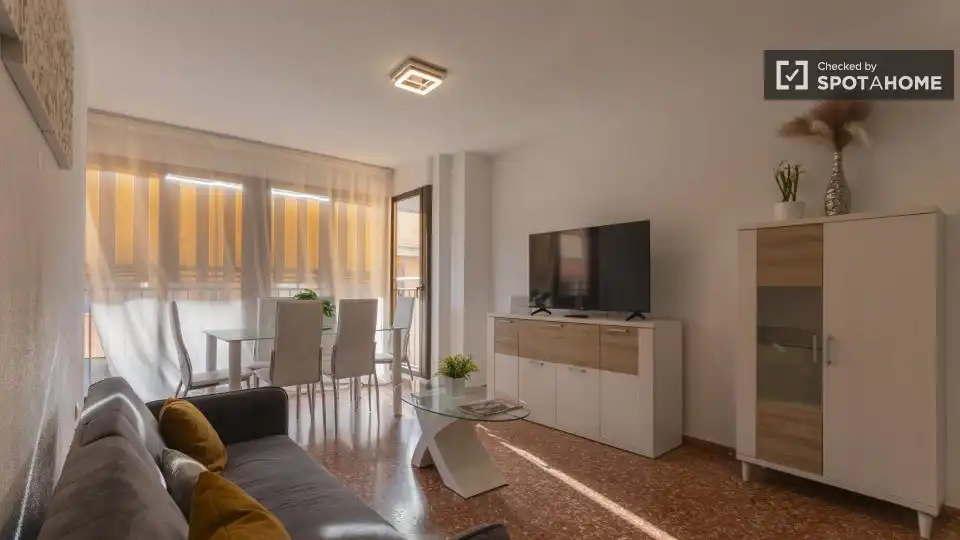 Living room of Flat for rent in Valencia  with Air Conditioner, Heating and Furnished