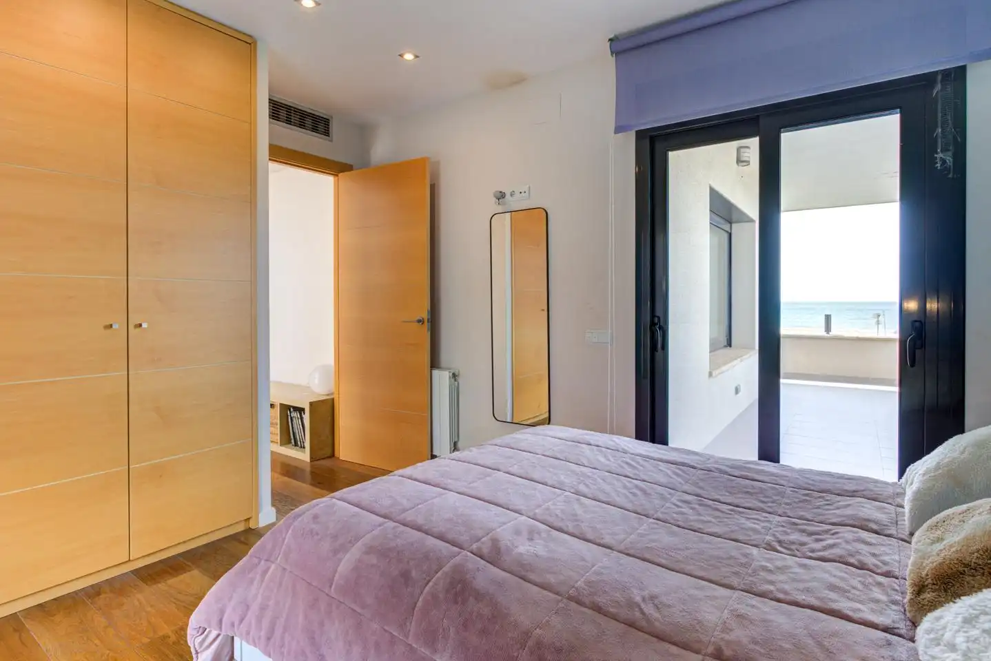 Schlafzimmer von Haus oder Chalet zum Verkauf in Castelldefels mit Klimaanlage, Heizung und Privatgarten