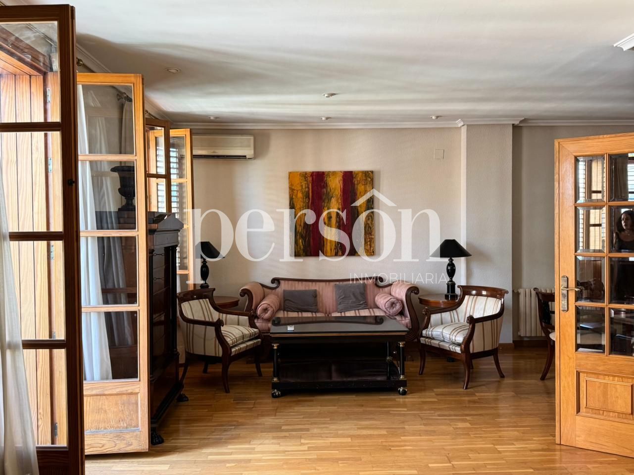 Sala de estar de Piso de alquiler en  Valencia Capital con Aire acondicionado, Calefacción y Amueblado