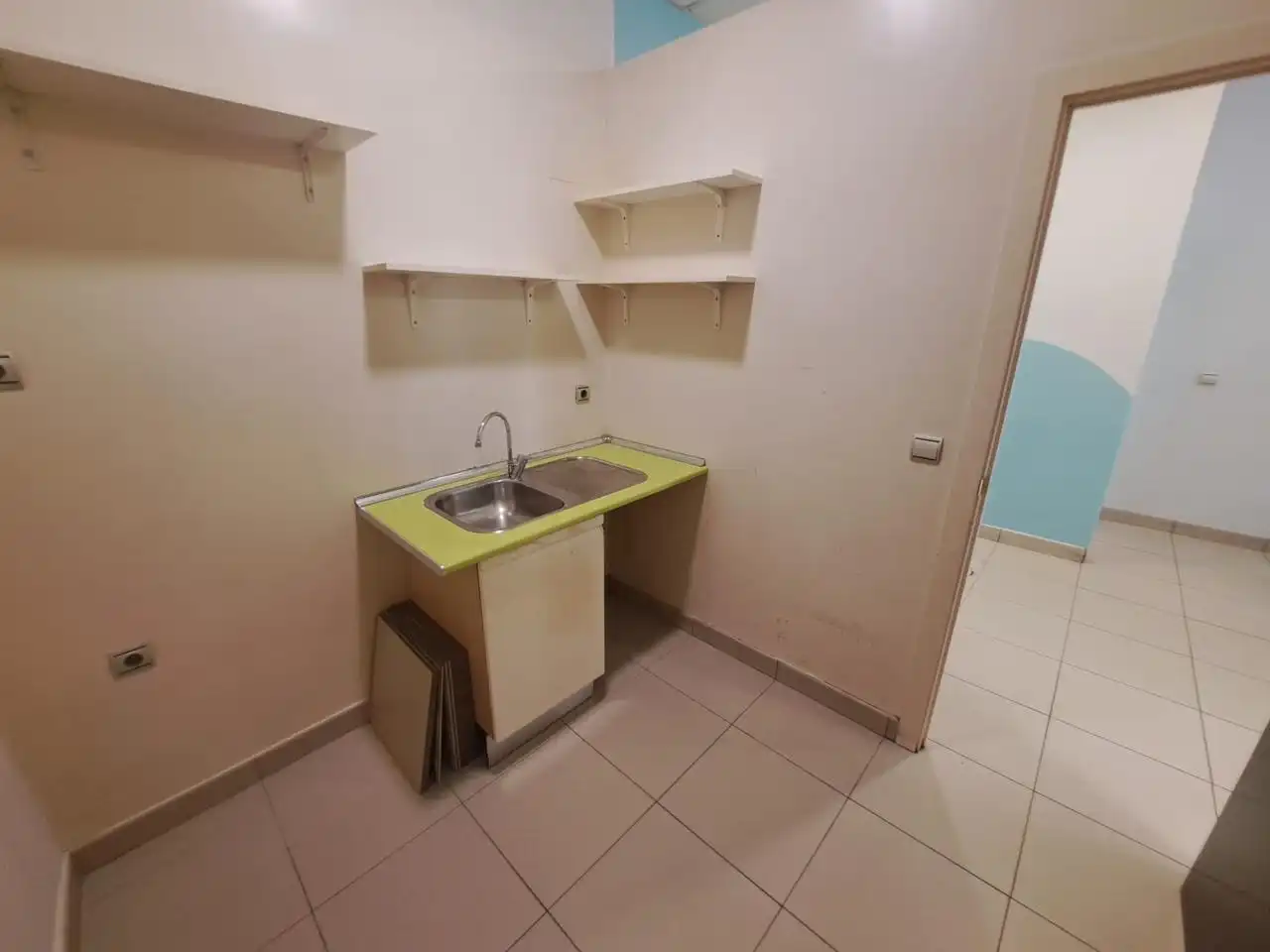 Commercial properties for rent in Calle de Silvestre Pérez, 7, Las Fuentes