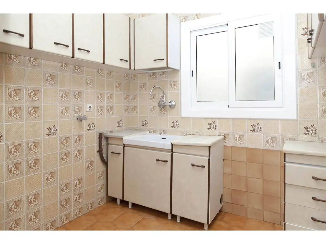Cocina de Piso en venta en L'Hospitalet de Llobregat con Balcón