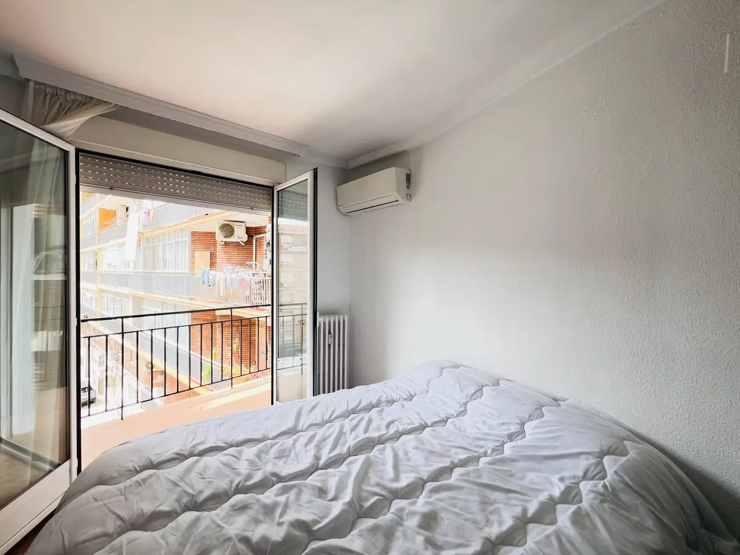 Schlafzimmer von Wohnung zum Verkauf in Zaragoza mit Klimaanlage, Möbliert und Balkon