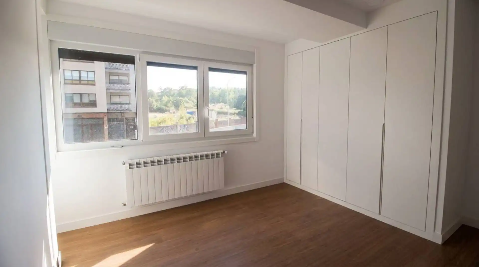 Habitación de Piso en venta en Oleiros con Calefacción, Parquet y Terraza