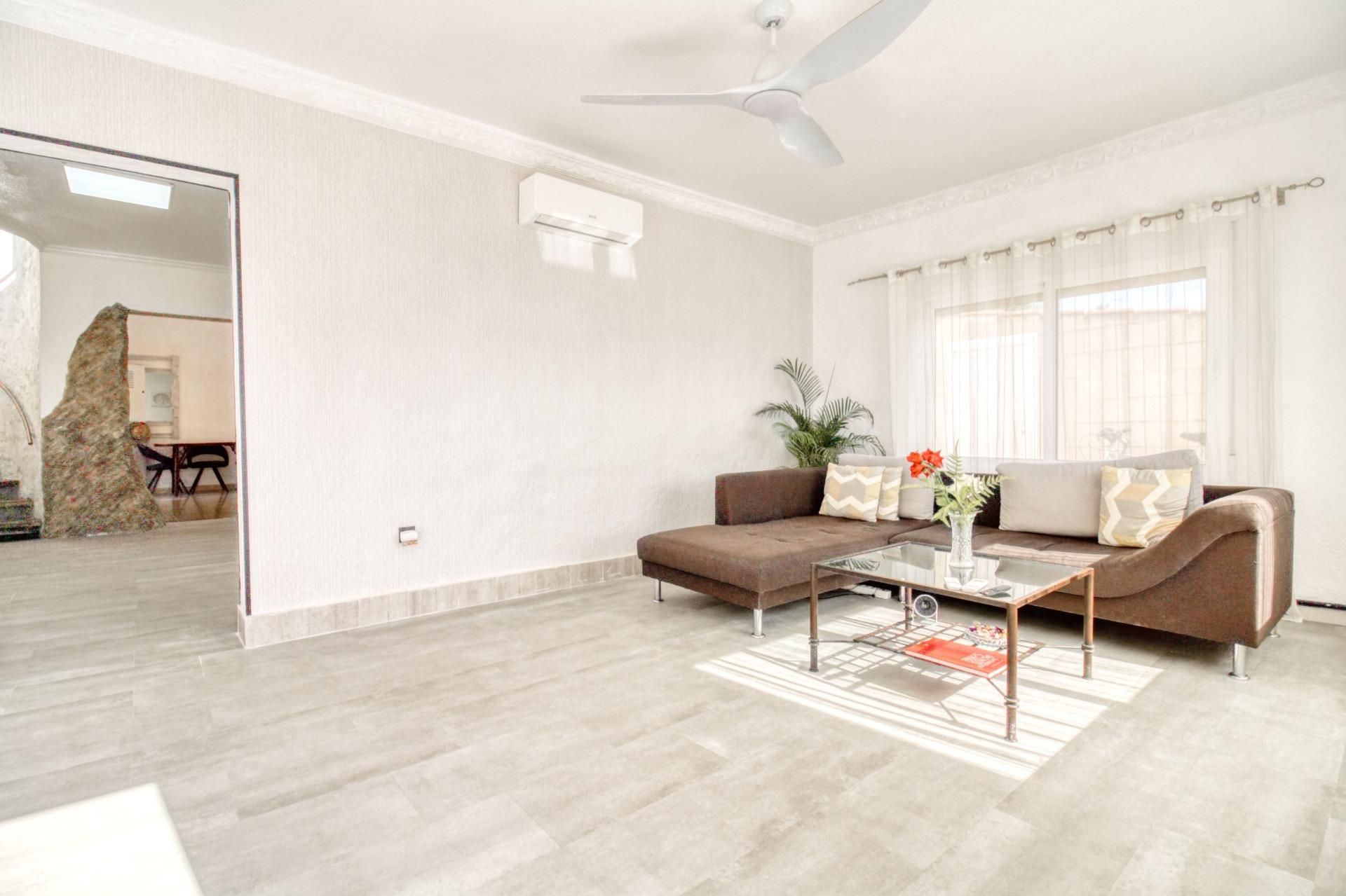 Sala d'estar de Casa o xalet en venda en Rojales amb Aire condicionat, Jardí privat i Terrassa