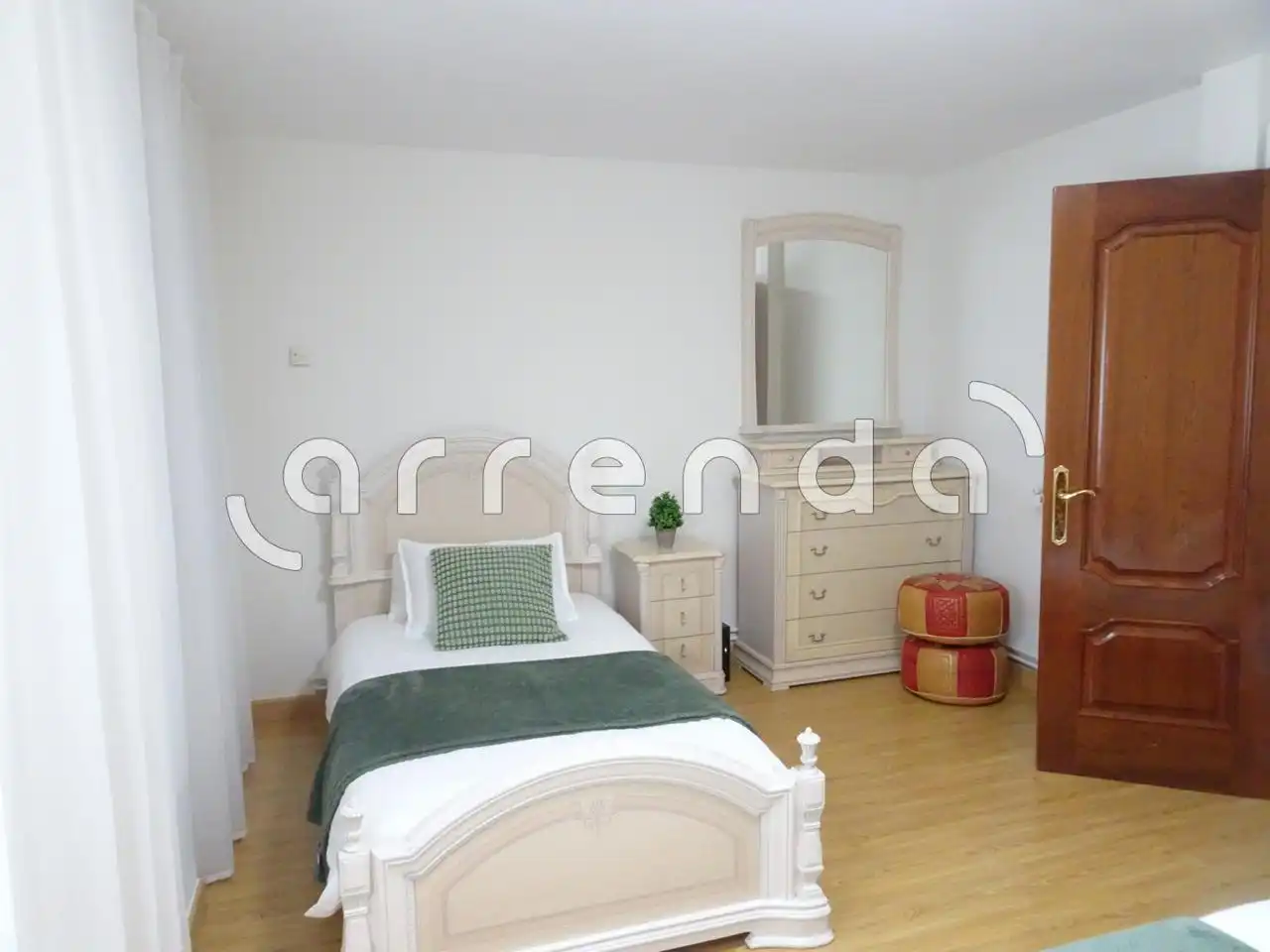 Piso de alquiler en Calle Jesús de Monasterio, Centro - Ayuntamiento