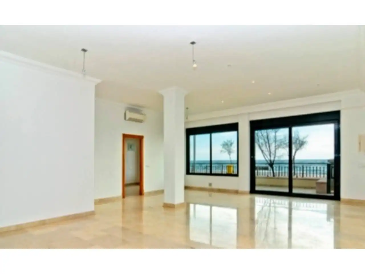 Sala de estar de Piso de alquiler en  Palma de Mallorca con Aire acondicionado, Calefacción y Terraza