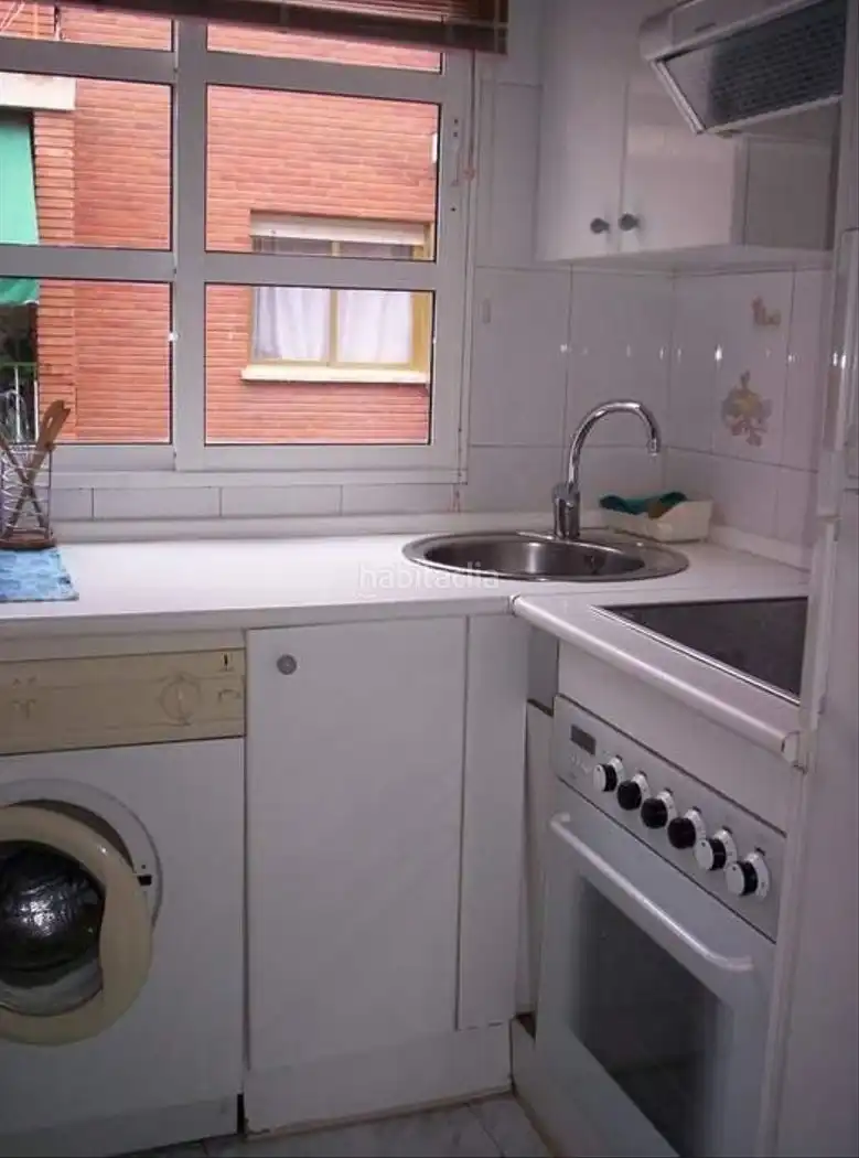 Apartment with lift for sale in Calle Álvarez Quintero 33, imagen 6