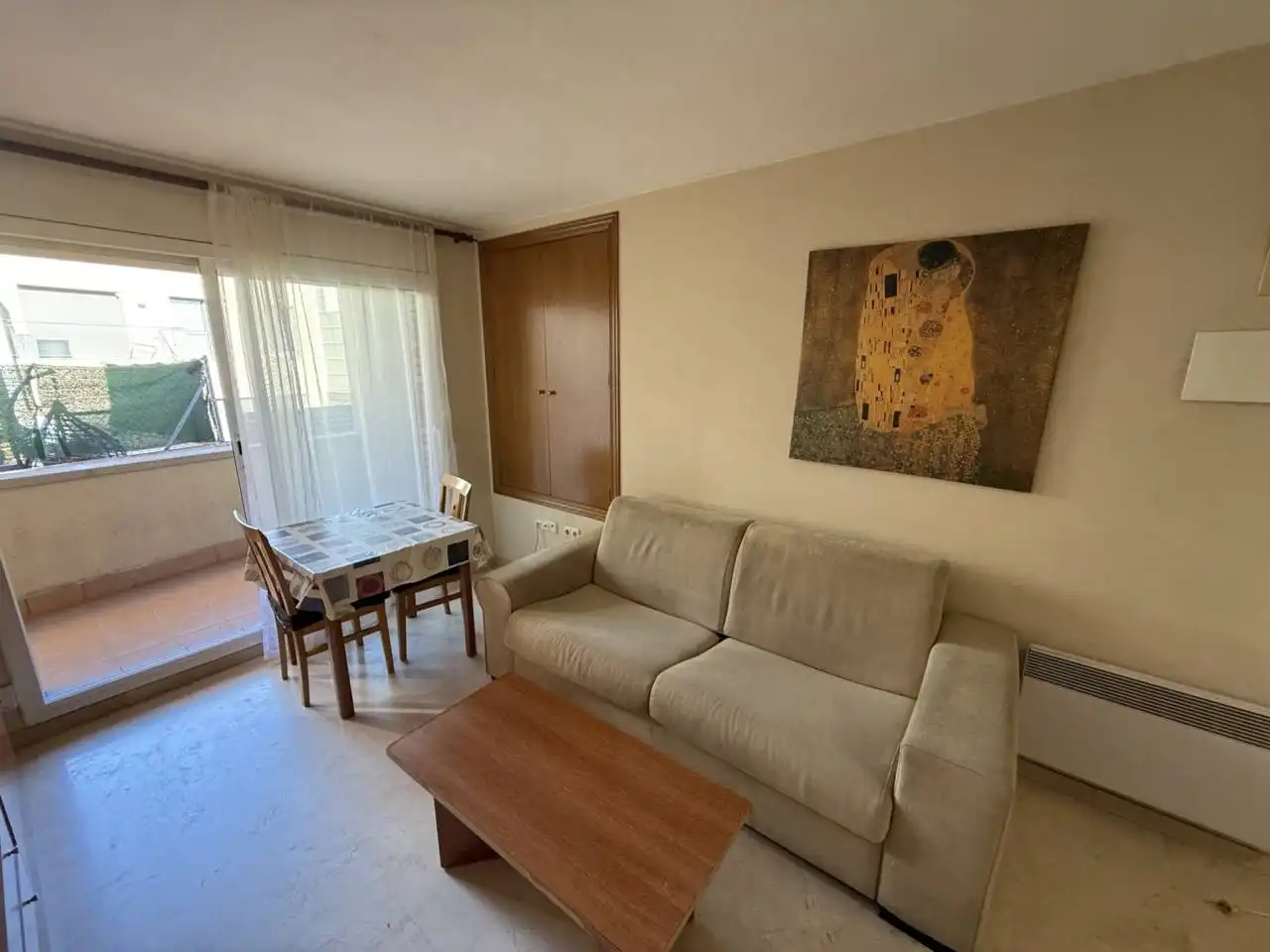 Flat for rent in Calle MARTE, Ca n'Aurell