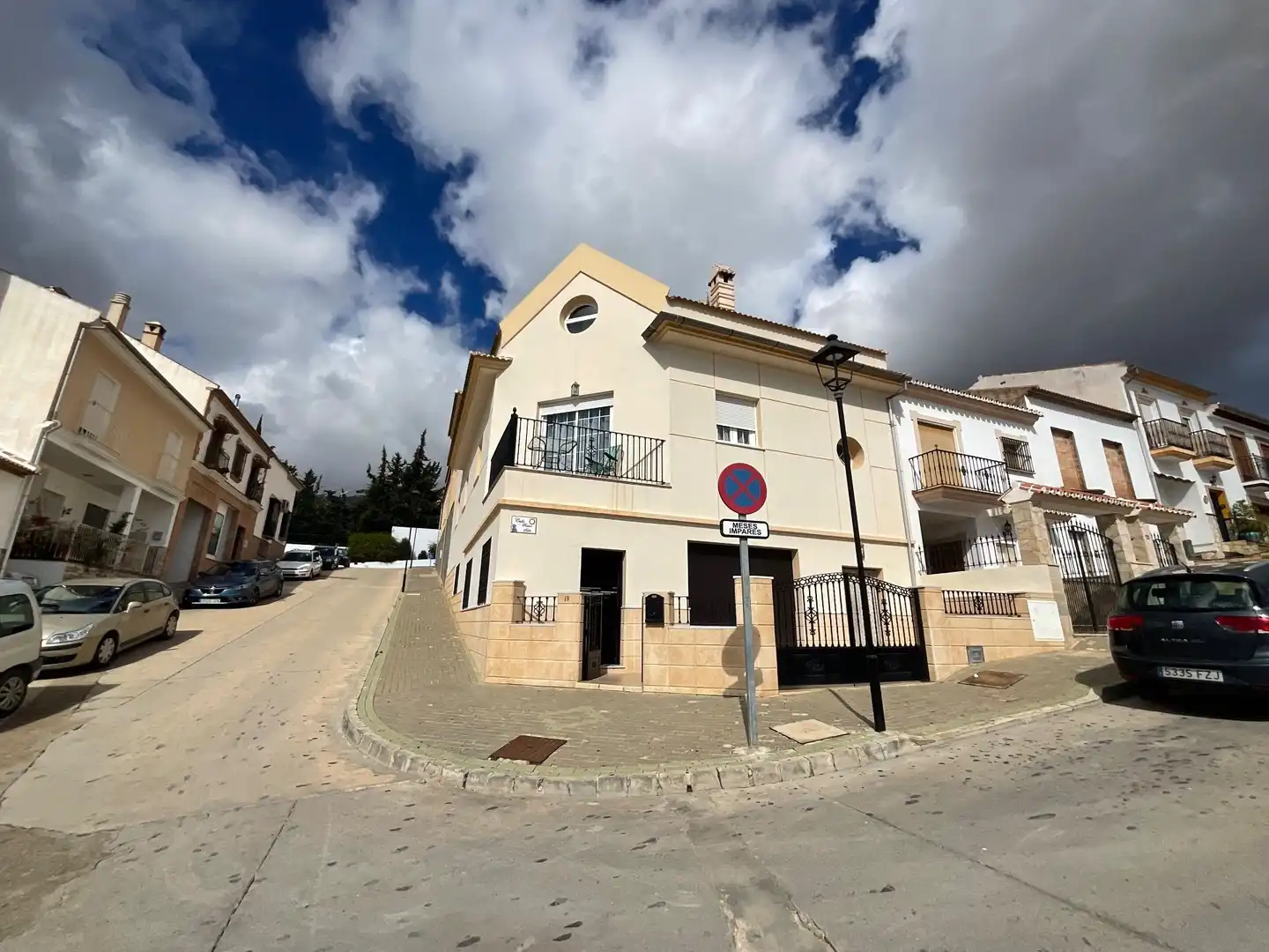 Vista exterior de Casa o xalet en venda en Villanueva de la Concepción amb Aire condicionat, Calefacció i Terrassa