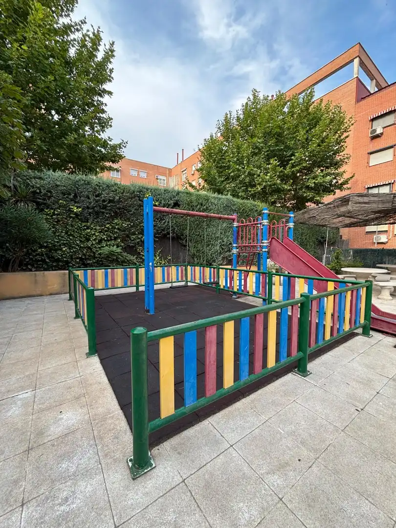 Terrassa de Pis de lloguer en Móstoles amb Aire condicionat, Calefacció i Moblat