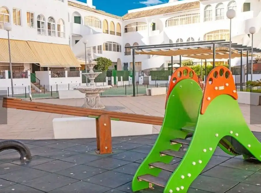 Außenansicht von Wohnungen zur Miete in El Portil mit Klimaanlage und Möbliert