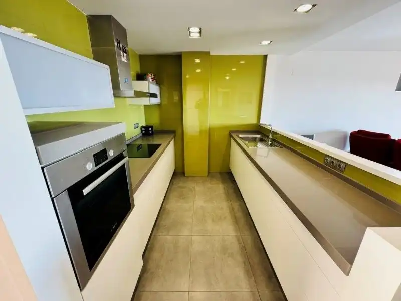Cuina de Dúplex en venda en Guardamar del Segura amb Aire condicionat, Terrassa i Traster