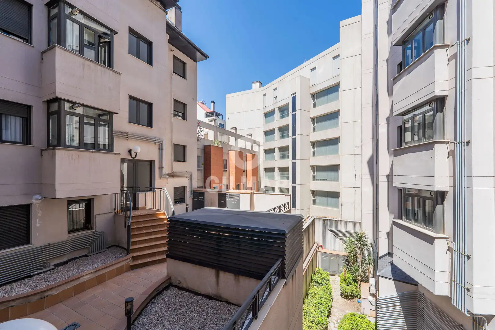 Exterior view of Flat for sale in Madrid  with Heating, Private garden and Storage room