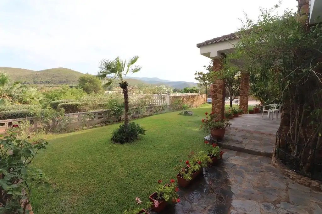 Casa rústica amb piscina en venda a Avinguda Bolot, imagen 5