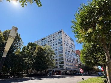Pis amb ascensor en venda a San Claudio - La Chantría