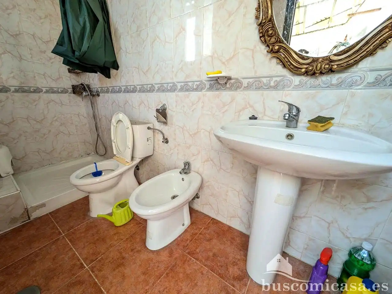Bany de Casa o xalet en venda en Linares amb Aire condicionat, Terrassa i Balcó