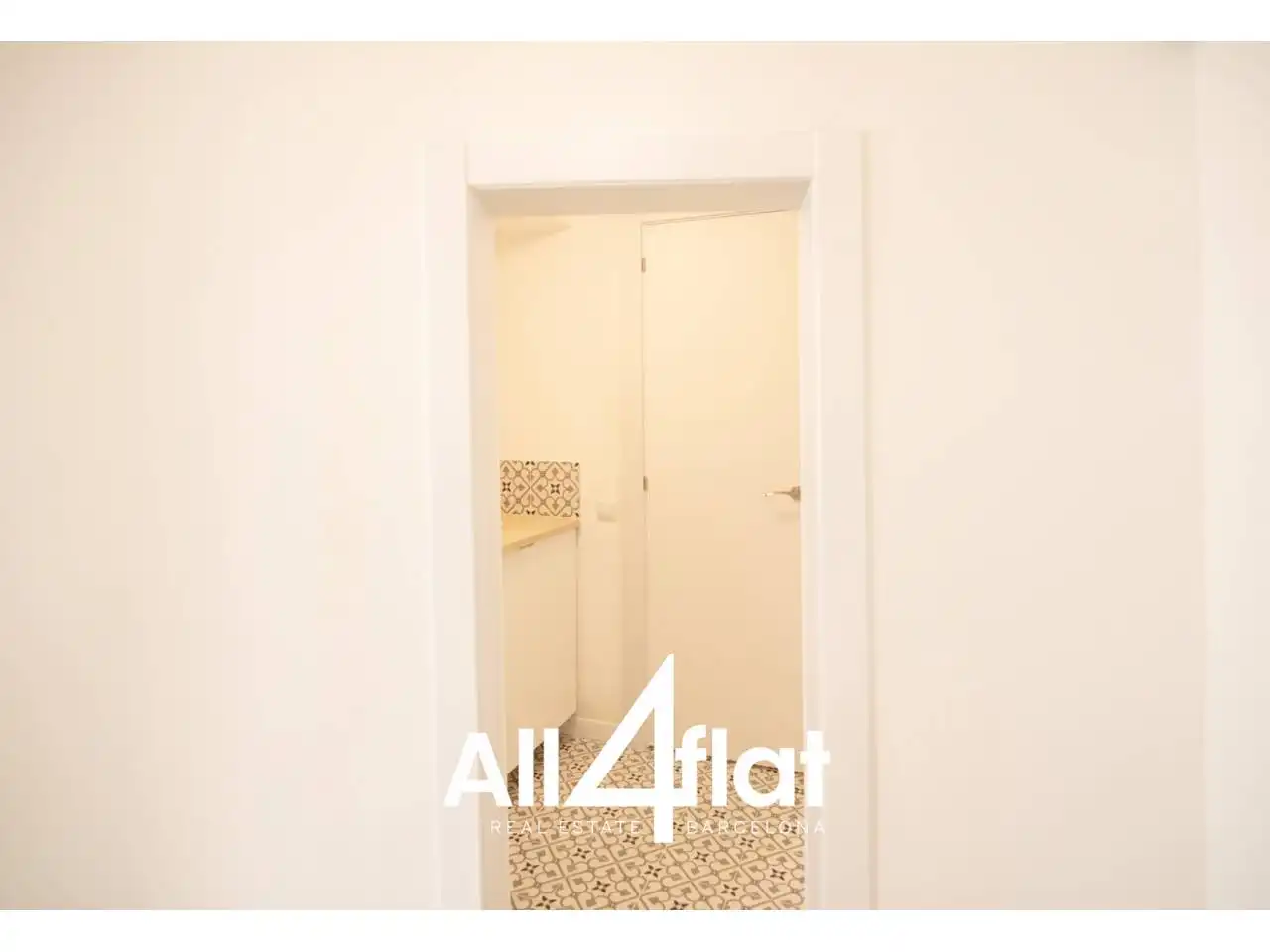 Bathroom of Flat for sale in Barcelona  with Air Conditioner