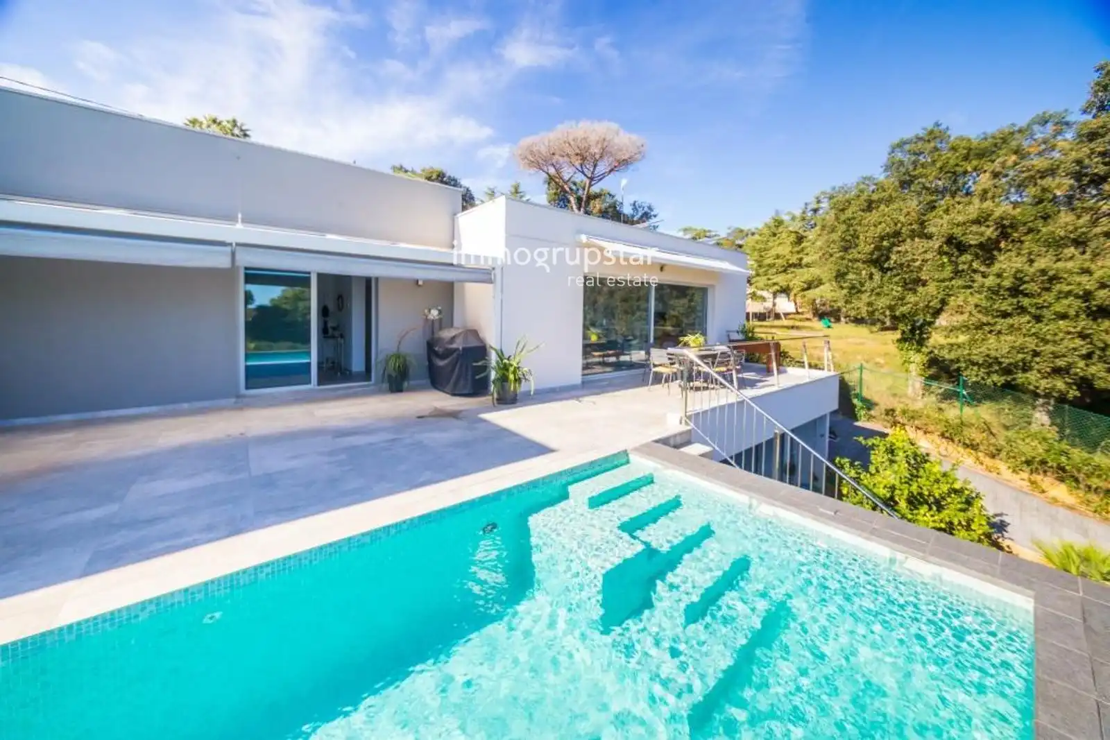 Detached house with pool for sale in Oliveres