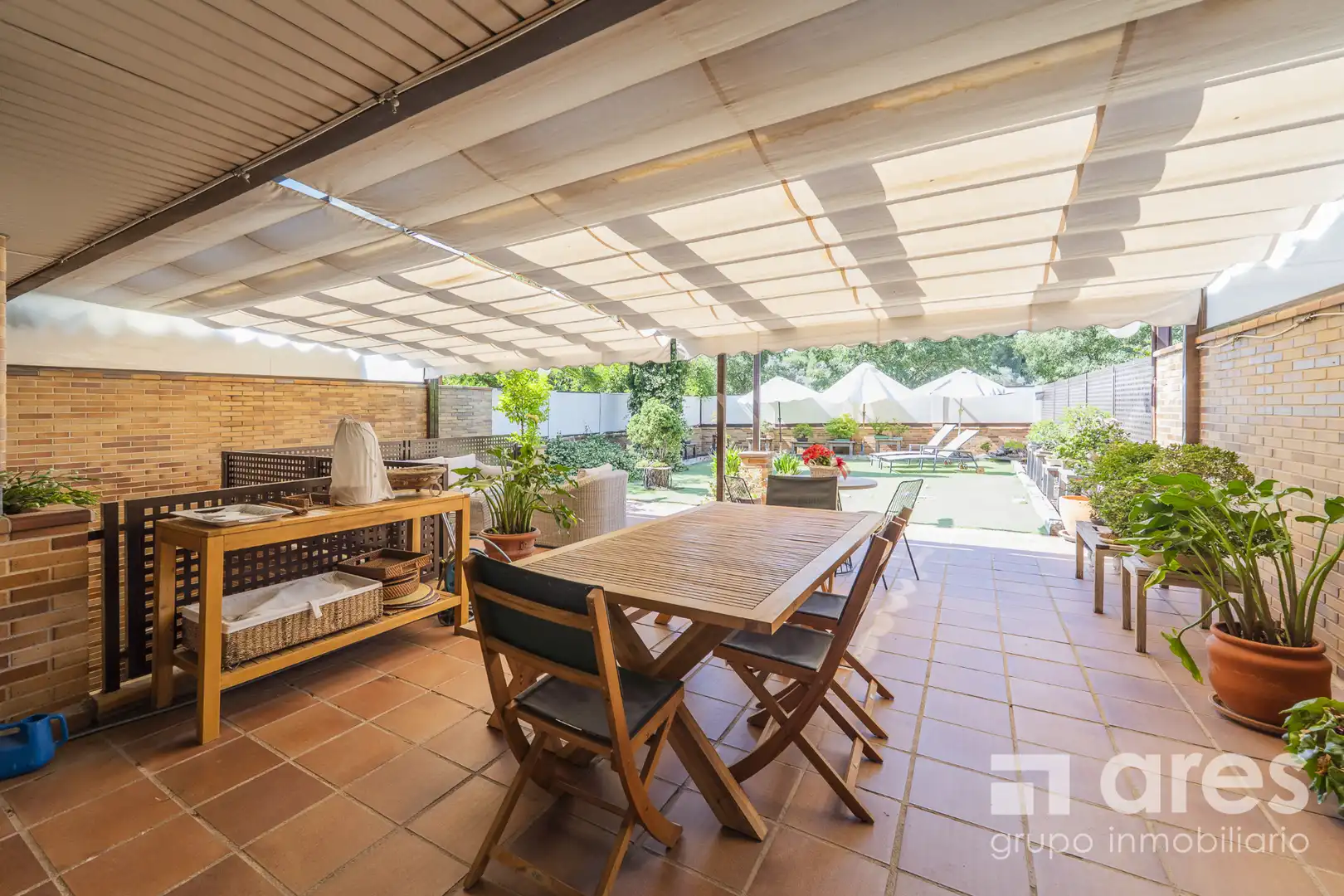 Terrassa de Casa o xalet en venda en Las Rozas de Madrid amb Aire condicionat, Calefacció i Jardí privat
