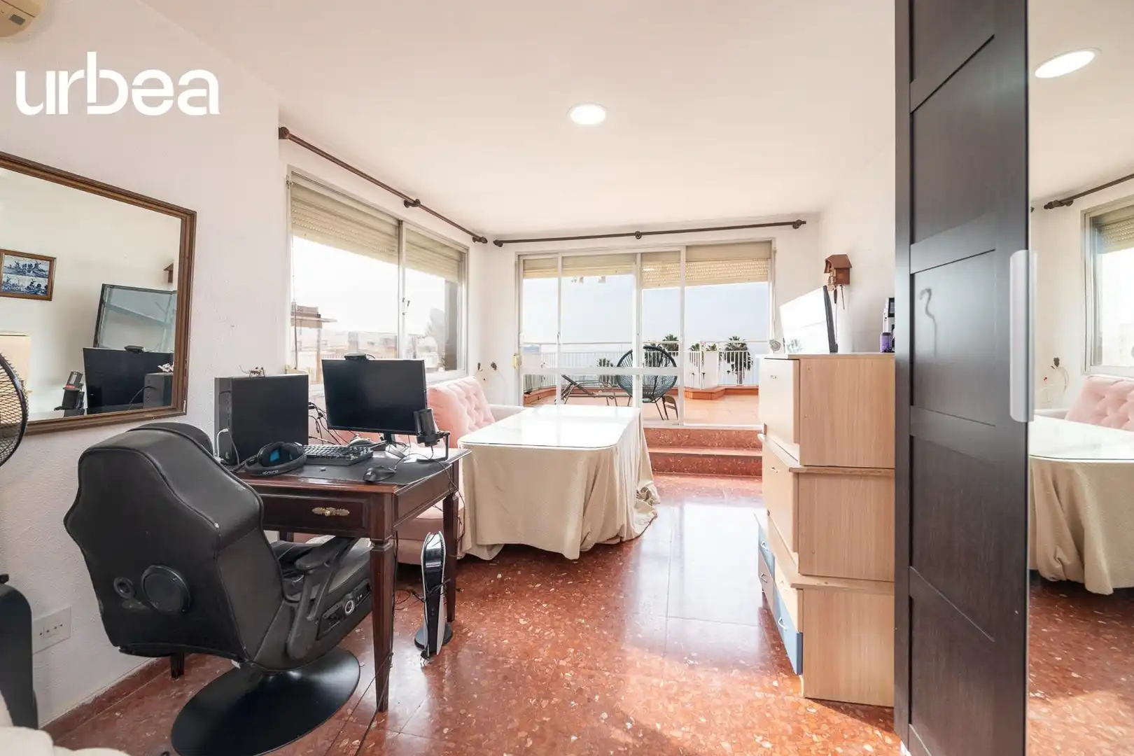 Habitación de Ático en venta en Málaga con Calefacción, Terraza y Balcón