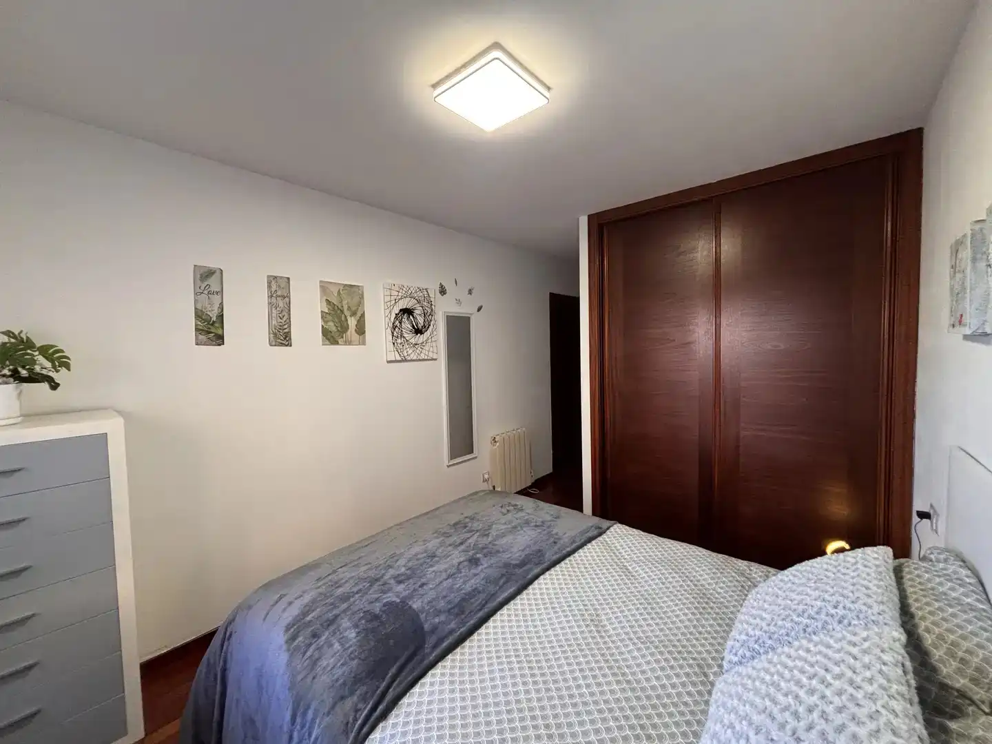 Schlafzimmer von Erdgeschoss zum Verkauf in O Grove   mit Klimaanlage, Heizung und Privatgarten