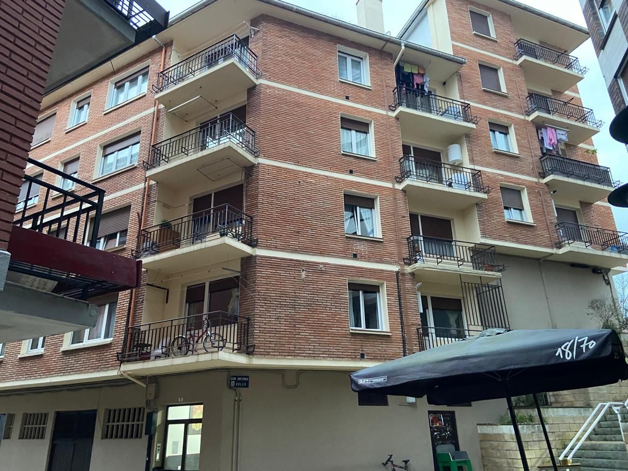 Vista exterior de Pis en venda en Berriz amb Calefacció i Balcó
