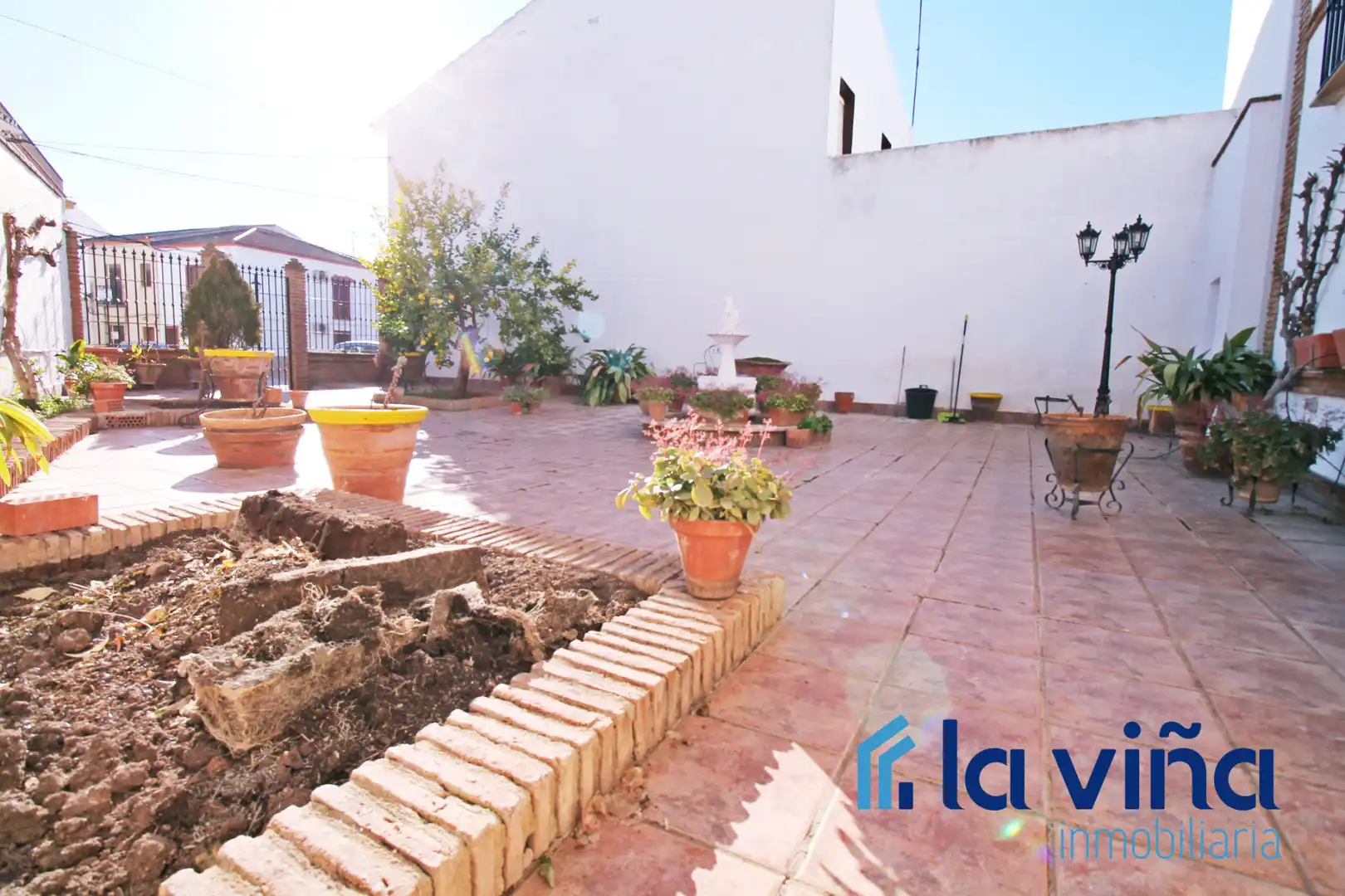 Chalet con jardín en venta en Mollina