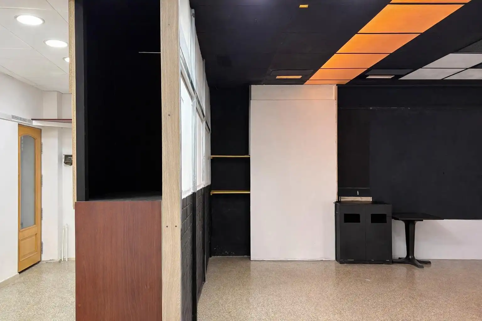 Commercial properties for sale in Carrer MARE DE DEU DE NURIA, Instituts