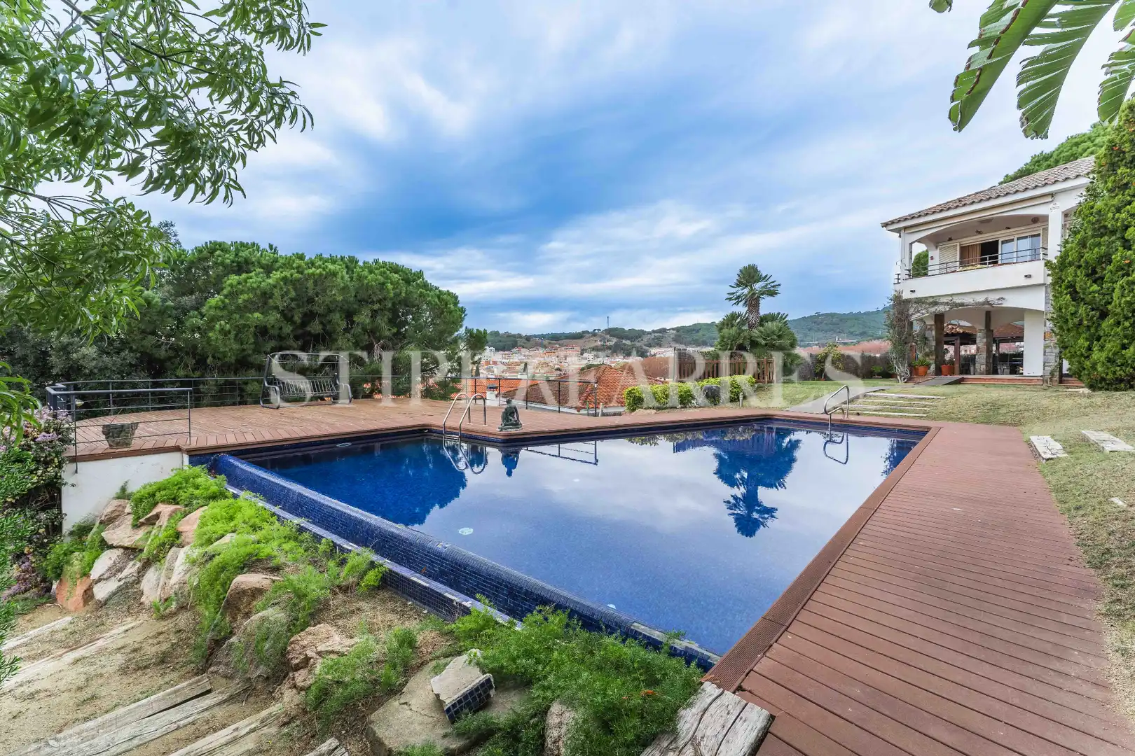 Piscina de Casa o chalet en venta en Canet de Mar con Aire acondicionado, Calefacción y Jardín privado