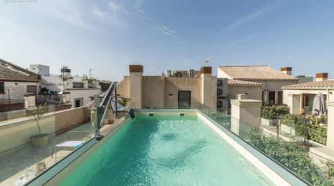 Piso a estrenar con piscina, patio privado y diseño premium