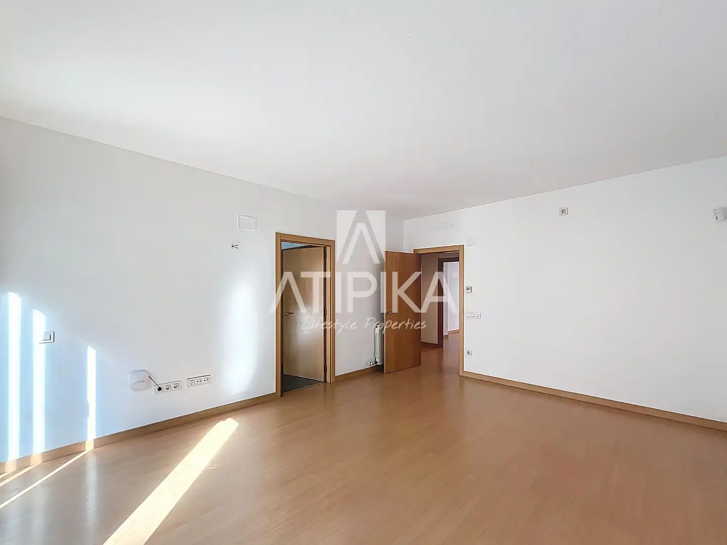 Habitación de Piso en venta en L'Hospitalet de Llobregat con Calefacción, Parquet y Terraza