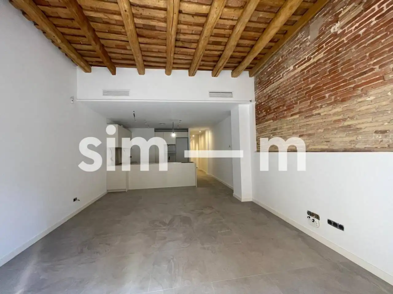 Flat for sale in Vic  with Air Conditioner, Heating and Balcony