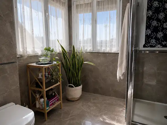 Baño de Apartamento en venta en Torrox con Aire acondicionado, Calefacción y Jardín privado