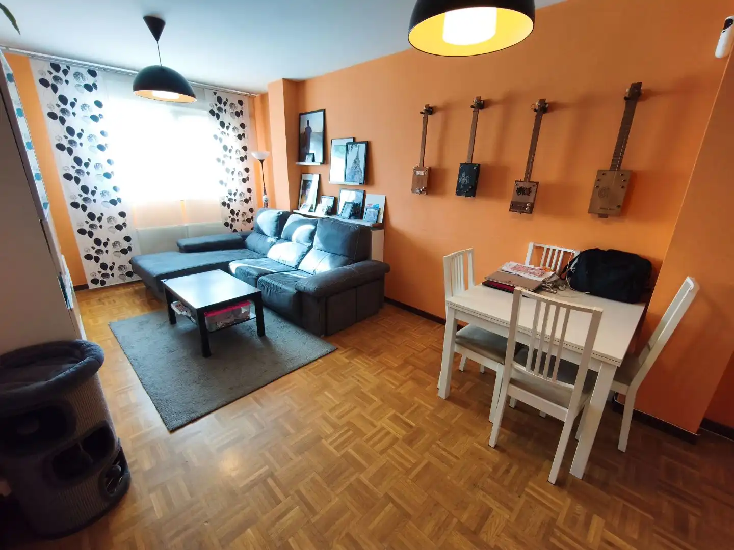 Sala d'estar de Pis en venda en Barakaldo  amb Balcó