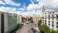 Vista exterior de Pis en venda en  Madrid Capital amb Aire condicionat i Terrassa