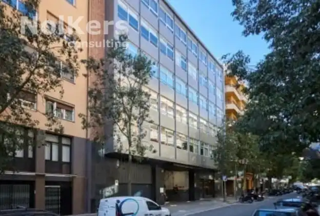 Büro zur Miete in Barcelona mit Klimaanlage, Heizung und Terrasse