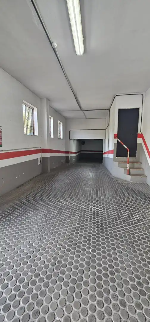 Parkplatz von Garage zum Verkauf in Granada