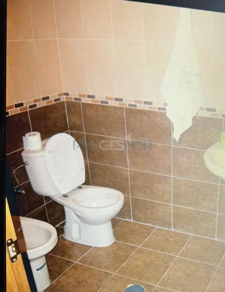 Baño de Piso en venta en San Andrés del Rabanedo con Calefacción, Terraza y Trastero